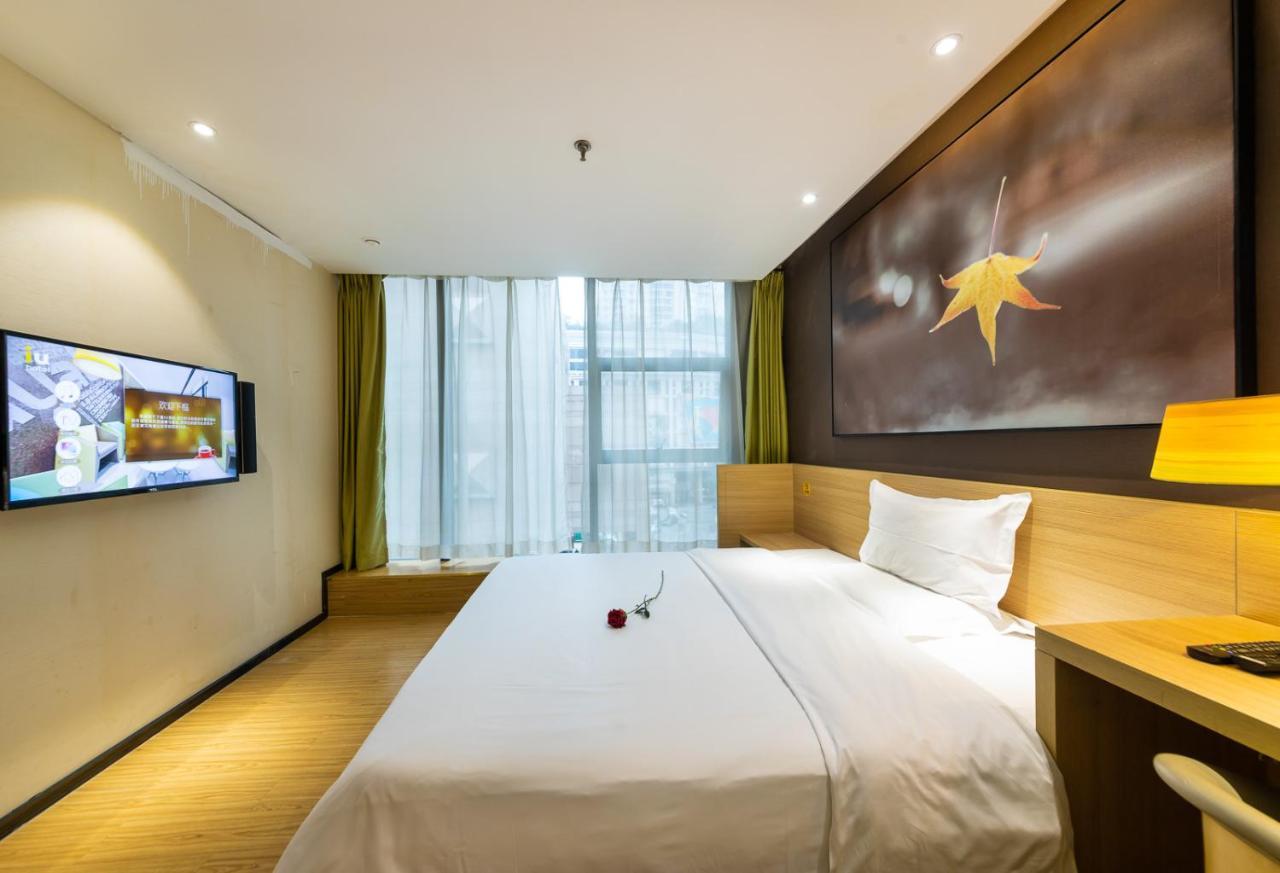 Iu Hotel Chongqing Jiefangbei Exterior foto
